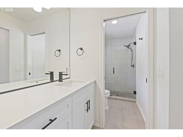 16024 Se MONNER Rd, Happy Valley, OR 97086