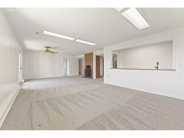 16024 Se MONNER Rd, Happy Valley, OR 97086