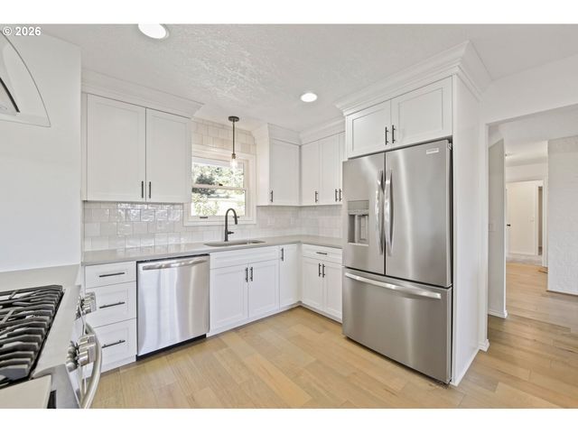 16024 Se MONNER Rd, Happy Valley, OR 97086