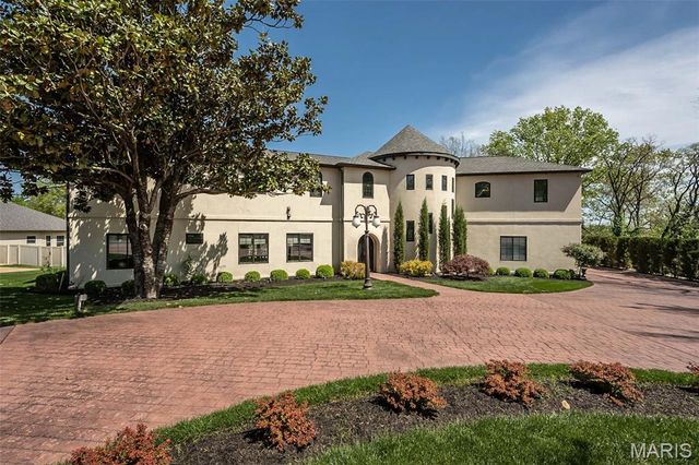 604 Glyn Cagny Road, Ballwin, MO 63021