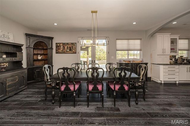 604 Glyn Cagny Road, Ballwin, MO 63021