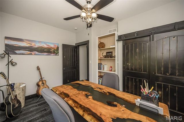 604 Glyn Cagny Road, Ballwin, MO 63021