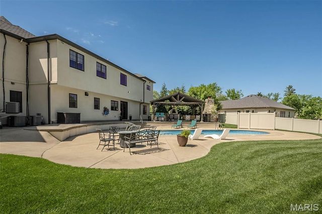 604 Glyn Cagny Road, Ballwin, MO 63021