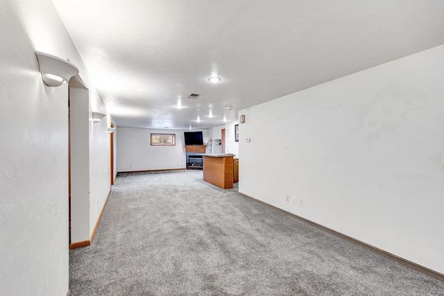 2805 DEWEY DECKER DRIVE, Green Bay, WI 54313