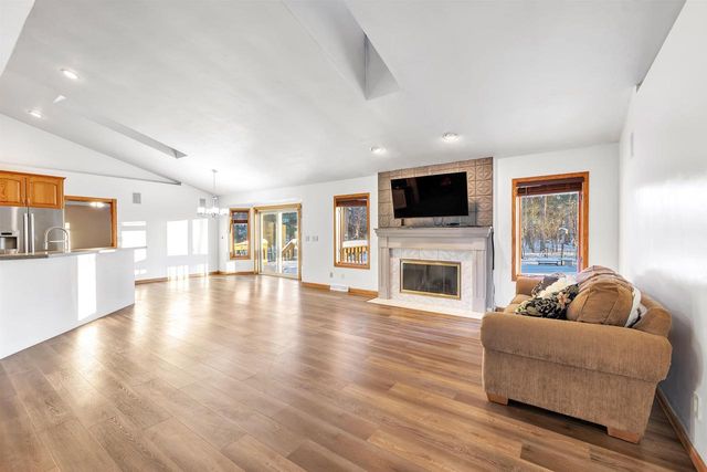 2805 DEWEY DECKER DRIVE, Green Bay, WI 54313