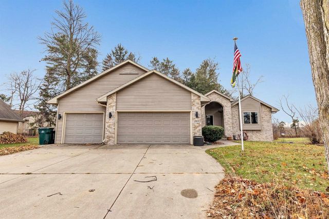 2805 DEWEY DECKER DRIVE, Green Bay, WI 54313