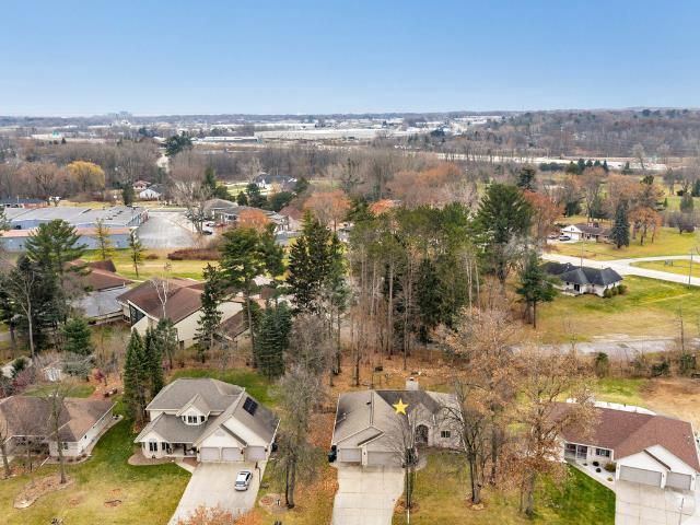 2805 DEWEY DECKER DRIVE, Green Bay, WI 54313