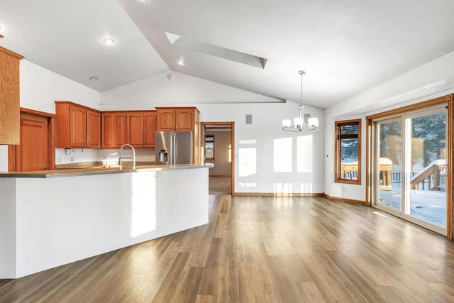 2805 DEWEY DECKER DRIVE, Green Bay, WI 54313