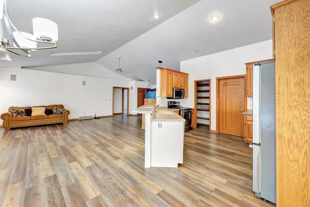 2805 DEWEY DECKER DRIVE, Green Bay, WI 54313