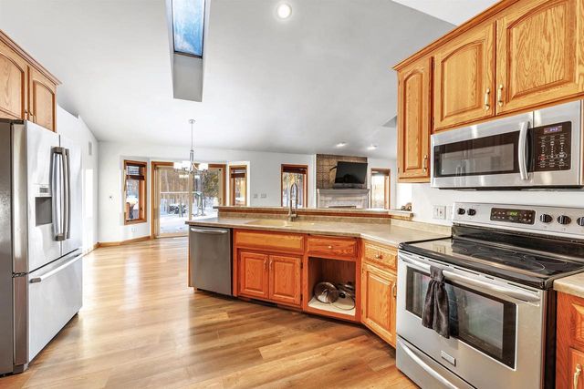 2805 DEWEY DECKER DRIVE, Green Bay, WI 54313