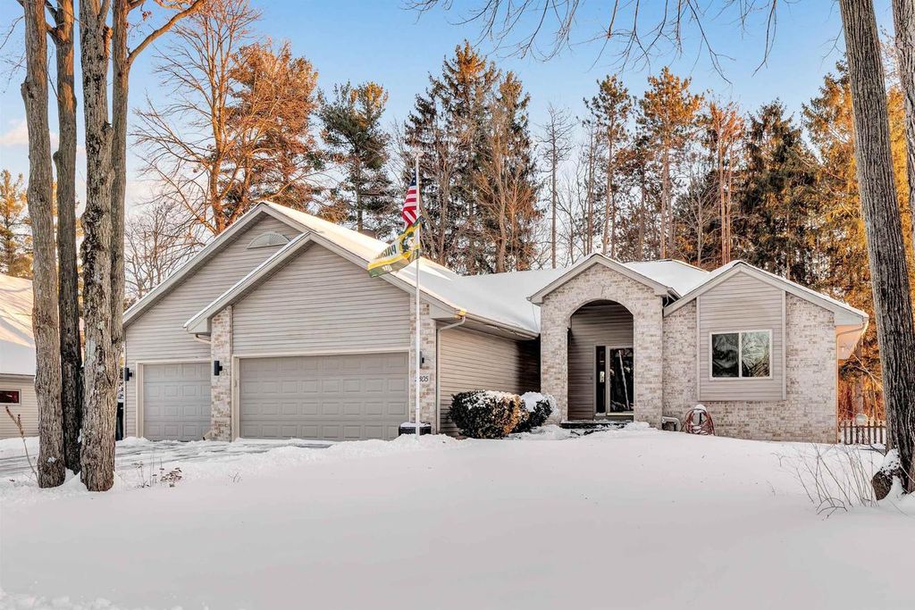 2805 DEWEY DECKER DRIVE, Green Bay, WI 54313