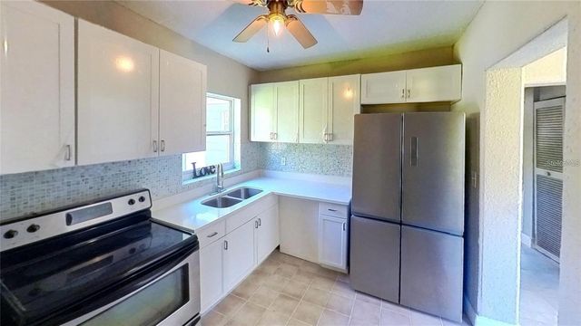 907 COLUMBIA STREET, Orlando, FL 32805