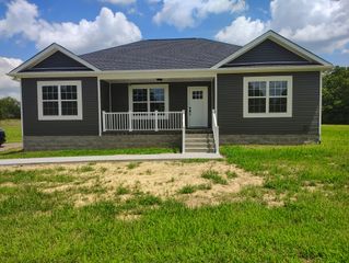1198 Shiloh Road, Lafayette, TN 37083