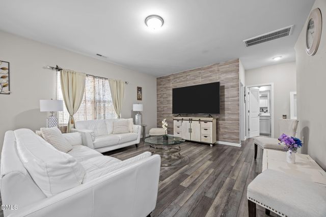 2252 Fairway Green Drive, Fuquay Varina, NC 27526