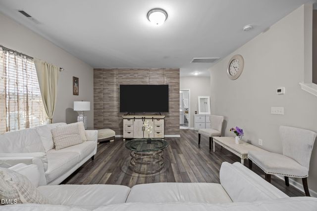 2252 Fairway Green Drive, Fuquay Varina, NC 27526