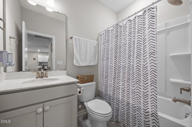 2252 Fairway Green Drive, Fuquay Varina, NC 27526