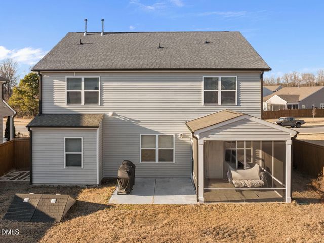 2252 Fairway Green Drive, Fuquay Varina, NC 27526