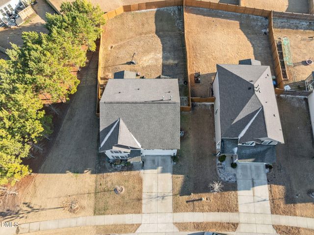 2252 Fairway Green Drive, Fuquay Varina, NC 27526