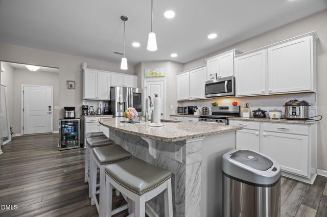 2252 Fairway Green Drive, Fuquay Varina, NC 27526