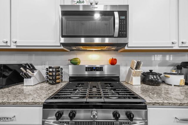 2252 Fairway Green Drive, Fuquay Varina, NC 27526