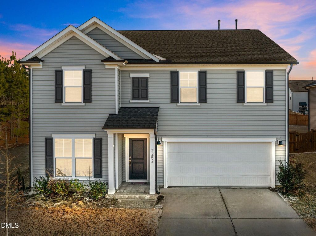 2252 Fairway Green Drive, Fuquay Varina, NC 27526