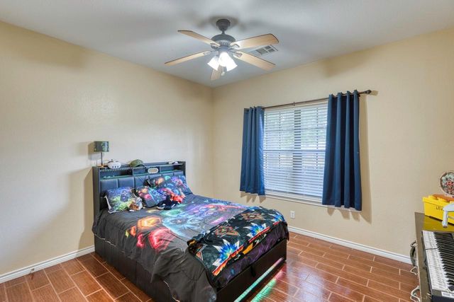 809 Skyline DR, Kingsland, TX 78639