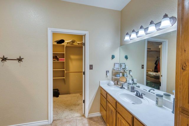 809 Skyline DR, Kingsland, TX 78639