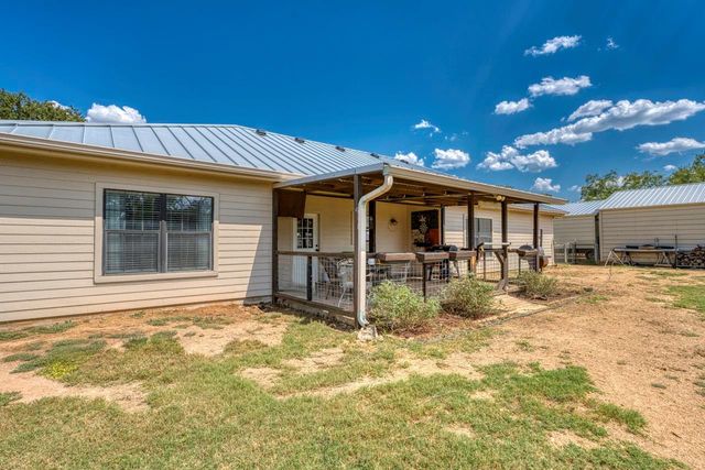809 Skyline DR, Kingsland, TX 78639