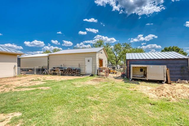 809 Skyline DR, Kingsland, TX 78639