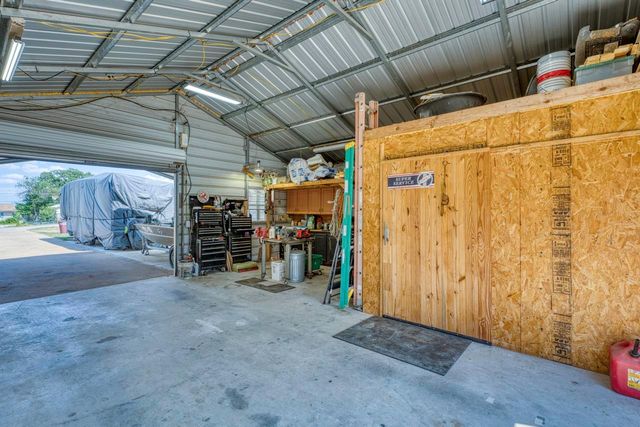 809 Skyline DR, Kingsland, TX 78639