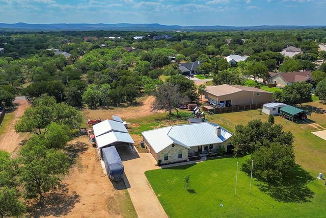 809 Skyline DR, Kingsland, TX 78639
