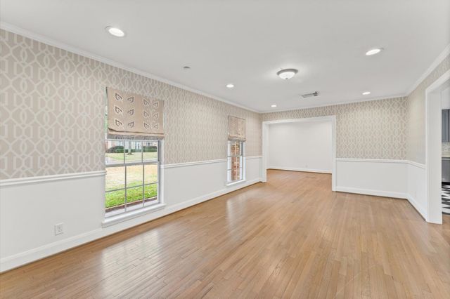 6158 Burgoyne Road, Houston, TX 77057