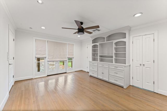 6158 Burgoyne Road, Houston, TX 77057