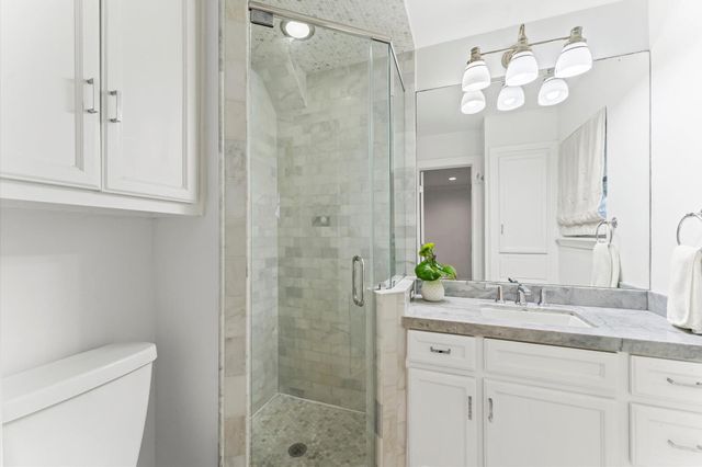 6158 Burgoyne Road, Houston, TX 77057