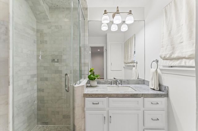 6158 Burgoyne Road, Houston, TX 77057