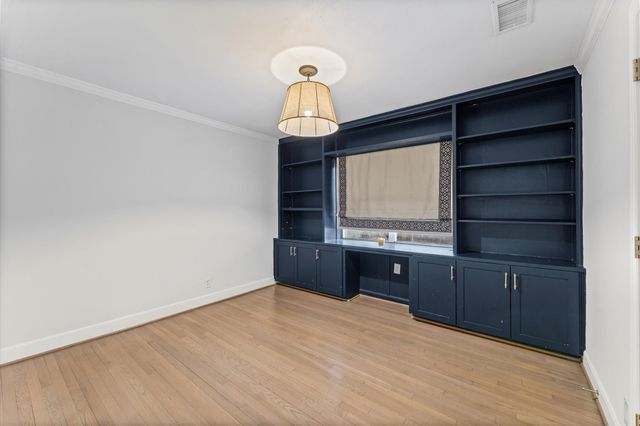 6158 Burgoyne Road, Houston, TX 77057