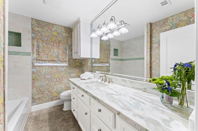 6158 Burgoyne Road, Houston, TX 77057