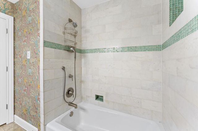 6158 Burgoyne Road, Houston, TX 77057