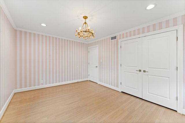 6158 Burgoyne Road, Houston, TX 77057