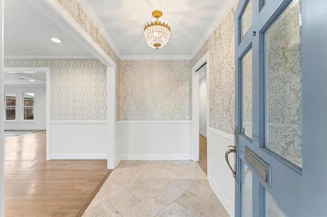 6158 Burgoyne Road, Houston, TX 77057