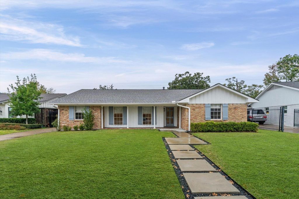 6158 Burgoyne Road, Houston, TX 77057