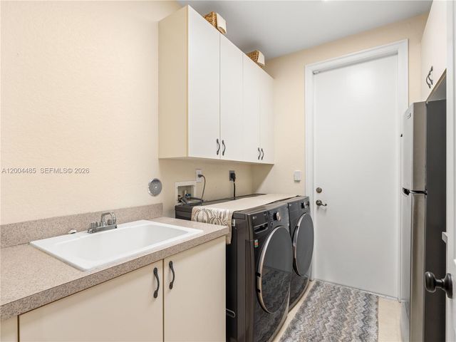 14857 SW 38th St, Davie, FL 33331