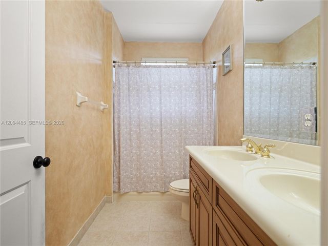 14857 SW 38th St, Davie, FL 33331