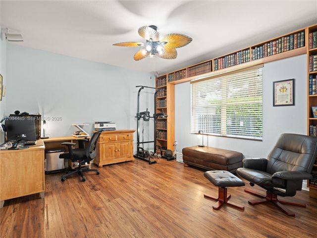 14857 SW 38th St, Davie, FL 33331