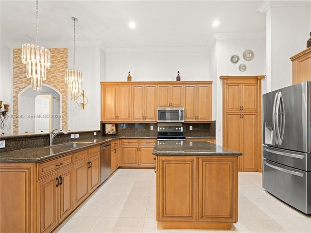 14857 SW 38th St, Davie, FL 33331