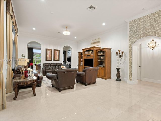 14857 SW 38th St, Davie, FL 33331