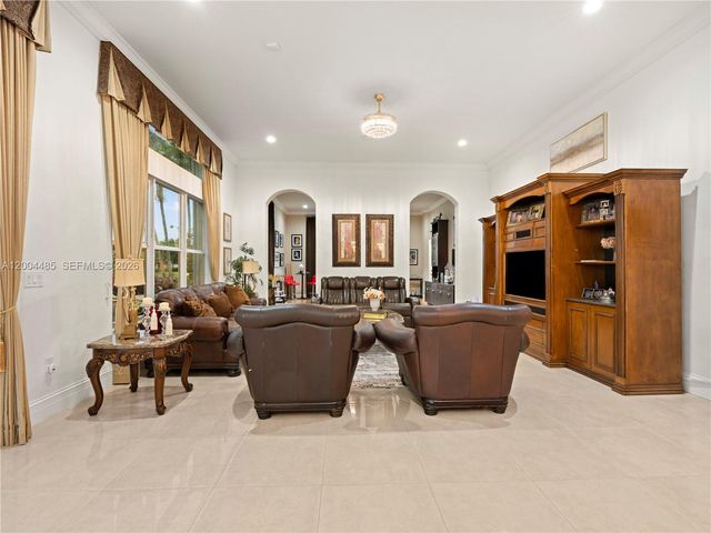 14857 SW 38th St, Davie, FL 33331