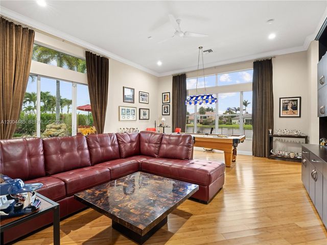 14857 SW 38th St, Davie, FL 33331