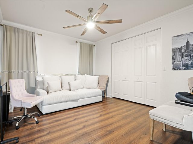14857 SW 38th St, Davie, FL 33331