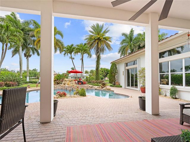 14857 SW 38th St, Davie, FL 33331
